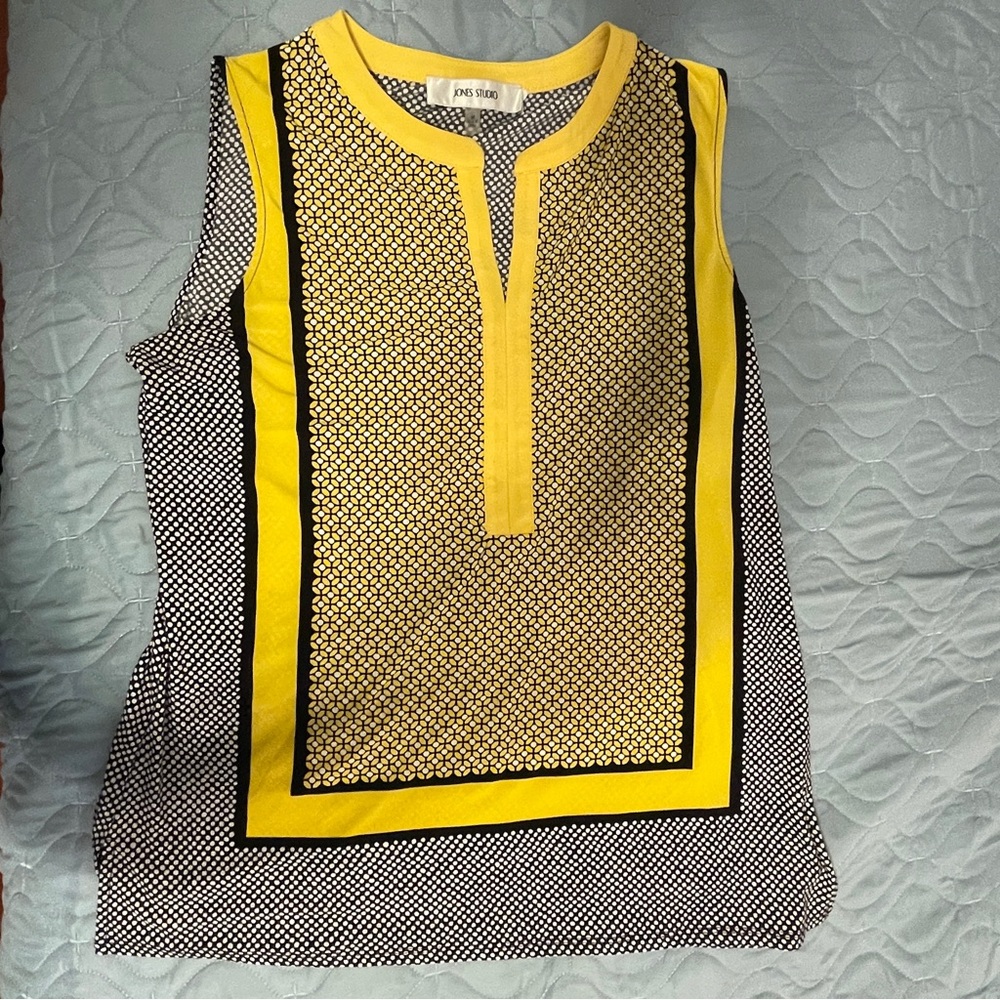 Jones New York Jersey knit yellow patterned top